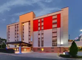 Holiday Inn Express & Suites Atlanta Perimeter Mall Hotel by IHG