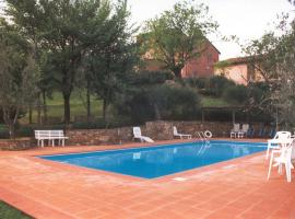 A picture of the hotel: Camaioni Apartment Sleeps 4 Pool WiFi