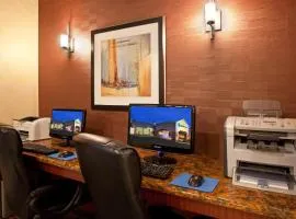 Holiday Inn Express Hotel & Suites Pittsburgh Airport by IHG