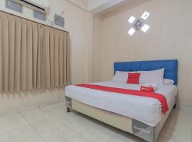 Фотографія готелю: RedDoorz Syariah near Terminal Batu Ampar 2