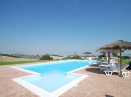 รูปภาพของโรงแรม: Ponte d'Arbia Villa Sleeps 13 Pool Air Con WiFi