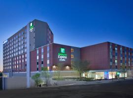 รูปภาพของโรงแรม: Holiday Inn Express Hotel & Suites Austin Downtown - University, an IHG Hotel