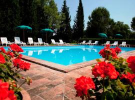 Zdjęcie hotelu: Taviano Apartment Sleeps 6 Pool WiFi