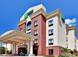 รูปภาพของโรงแรม: Holiday Inn Express Hotel & Suites DFW West - Hurst, an IHG Hotel