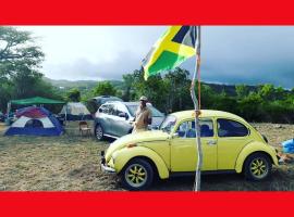 होटल की एक तस्वीर: sky Camp Jamaica