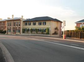 Coach House Launceston, hotel in Launceston