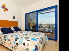 ホテル写真: Apartment La Marina Sea Views with terrace By PVL