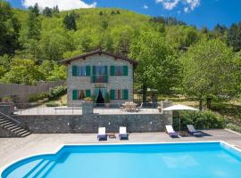 Zdjęcie hotelu: Casatico Villa Sleeps 8 Pool WiFi