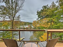 호텔 사진: Waterfront Highland Lake Home with Deck and Private Dock