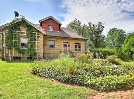 Fotos de Hotel: Spacious Louisville Home Walk to Restaurants!