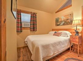 Hotel Photo: Branson Cabin with Deck Near Table Rock Lake!