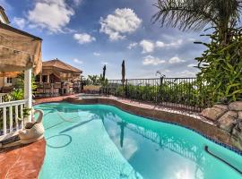 Luxe San Diego Getaway w/ Pool & Ocean Views, hotel San Diegóban