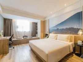 Atour Hotel (Jining Taibai Road Canal City), hotel din Jining