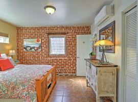 Zdjęcie hotelu: Tucson Cottage with Patio Less Than 2 Mi From Downtown and UA!