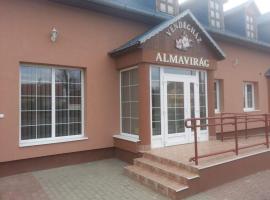 होटल की एक तस्वीर: Almavirág Vendégház