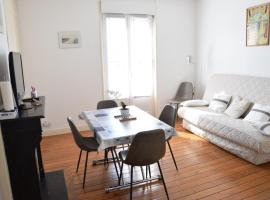 Hotel Photo: Appartement L Hirondelle Mers, Prairie de Mers