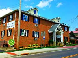 Lodging on the Square