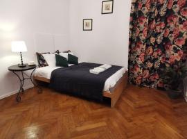 होटल की एक तस्वीर: Cosy Old Town Apartment (5min from Main Square)