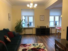 Fotos de Hotel: Apartment in city centre opposite Stockmann department store - 15 min to Old town