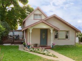 Hotel Foto: Beautifully Restored Country Farmhouse in the Heart of Paonia, Co