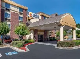 Comfort Inn and Suites, hotel di Suwanee