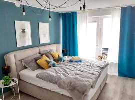 होटल की एक तस्वीर: TOP 2 Zimmer Wohnung mit Balkon, zentral, Pool und Sauna im Haus