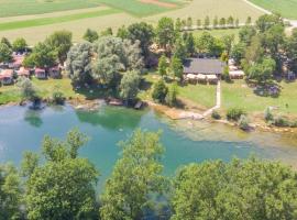 Foto do Hotel: Holiday resort & camping Bela krajina - river Kolpa