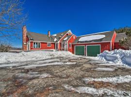 Hotel fotografie: Parsonsfield Vacation Rental Near Skiing and Lakes!