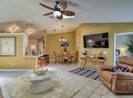 Hotel Photo: Pet-Friendly Florida Home - Grill and Fenced-In Yard