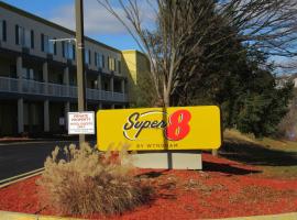 Hotel Photo: Super 8 by Wyndham New Cumberland