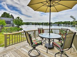 Hotel foto: Family Cottage on Chaumont Bay, Walk to Downtown