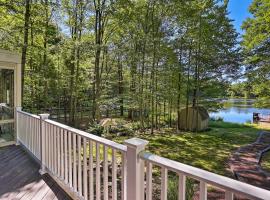 Hotel Foto: Lakefront Milford Home with Pvt Dock and Hot Tub!