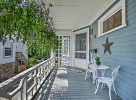 A picture of the hotel: Quaint Beverly Townhome Walk to Beach and Downtown!
