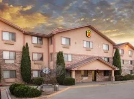 Super 8 by Wyndham Kingman, hotel in Kingman