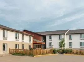 Super 8 by Wyndham Columbia Clark Lane