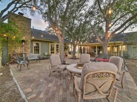 A picture of the hotel: Casa de Samuel - Patio, Fountain and Outdoor Kitchen