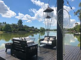 Hình ảnh khách sạn: Espectacular Casa en Barrio Santa Barbara sobre la laguna