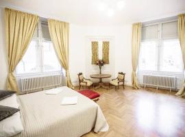 Hotel Foto: ROYAL RESIDENCE UNDER PRAGUE CASTLE WITH 2 BALCONIES