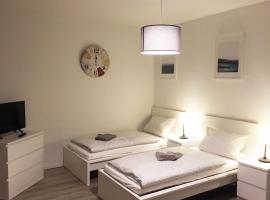 Hotel Foto: Nice and cozy apartment with Wifi and balcony