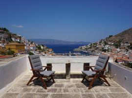 Hotel Foto: Hydra Studio House with Amazing Harbour Views