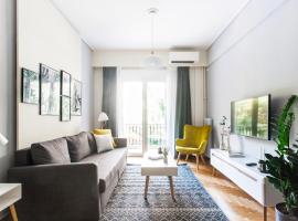 Фотография гостиницы: Charming & Comfy 2BD Apartment in Acropolis Area by UPSTREET