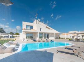 Hotel Foto: Case Giurdanella Villa Sleeps 8 with Pool Air Con and WiFi