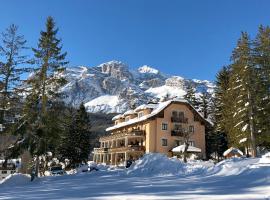 Boutique Hotel Villa Blu Cortina D'Ampezzo, hotel v destinaci Cortina dʼAmpezzo