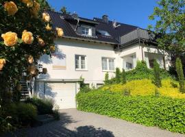 Foto di Hotel: Schicke Landhauswohnung mit Dachterrasse