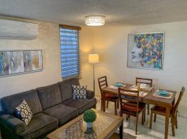 Oasis in the South of the Island with FREE parking and laundry, hotel in Ponce