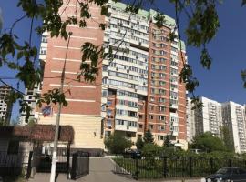 A picture of the hotel: Уютные апартаменты рядом с метро