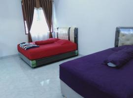 A picture of the hotel: Delima Home Stay