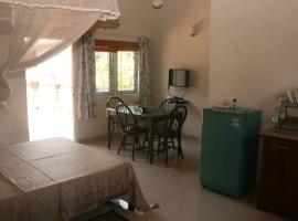 Фотография гостиницы: Colombo 5 - Studio Apt 2 minutes walk to main road