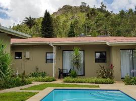 Veki's Town Lodge Apartments、ムババーネのホテル