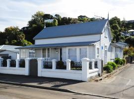 A picture of the hotel: Puriri Downtown Villa - Napier Holiday Home